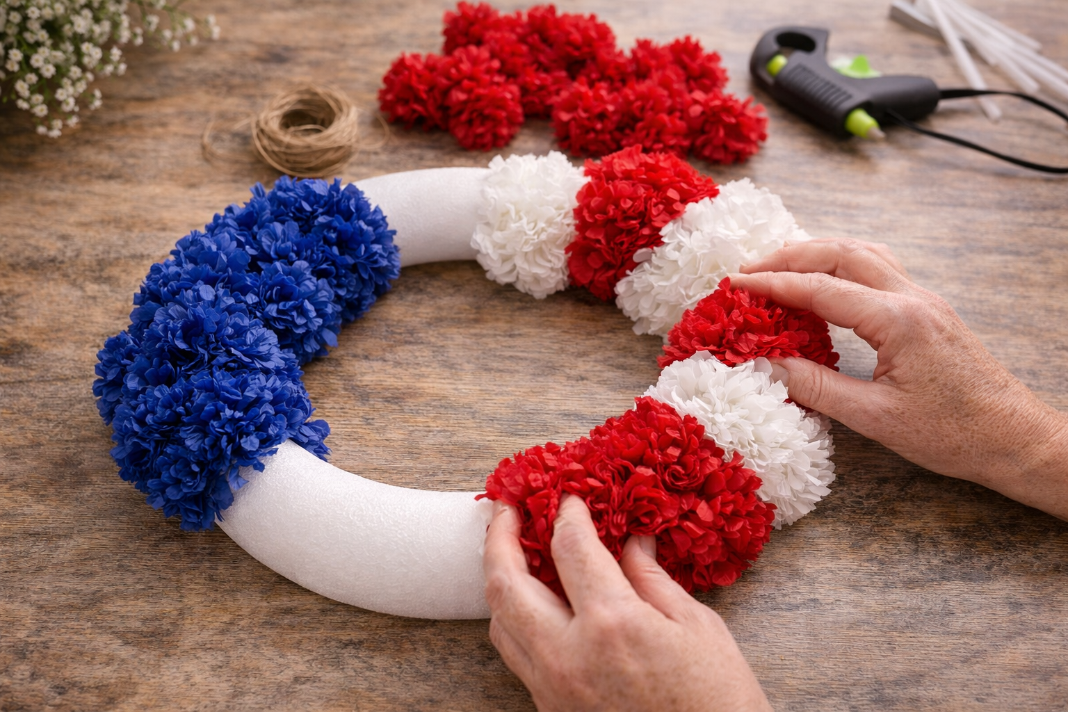 How to form red and white stripes - Farmhouse Patriotic Pom-Puff Wreath DIY tutorial