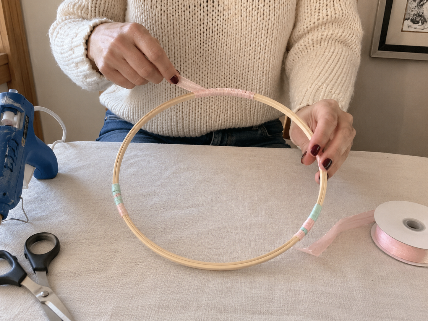 How to prepare the hoop base - Charming Tassel Hoop Celebration Sign DIY tutorial