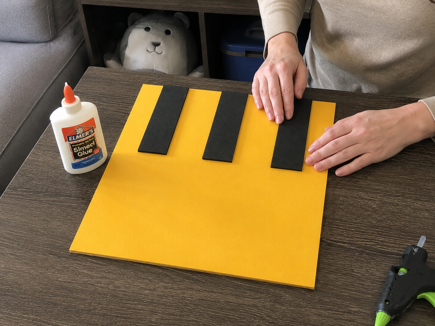 How to add pixel stripes - Pixel Bee Wall Art: Minecraft-Inspired Decor DIY tutorial