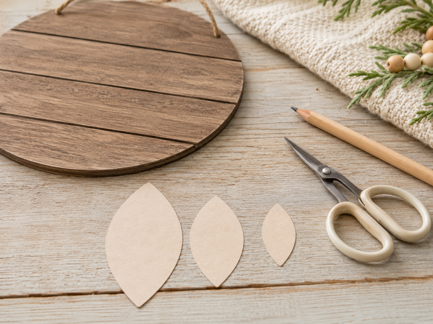 How to design petal templates - Rustic Farmhouse Sunflower Door Hanger (Dollar Tree DIY) DIY tutorial