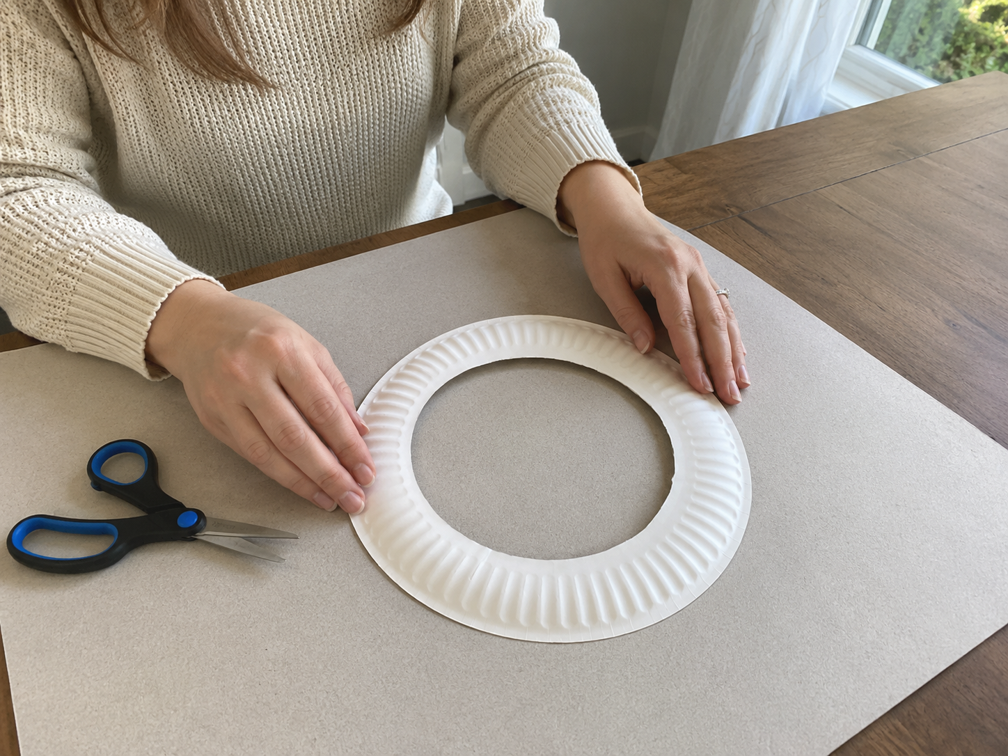 How to prepare the paper plate frame - DIY Paper Plate Ocean Window Suncatcher DIY tutorial