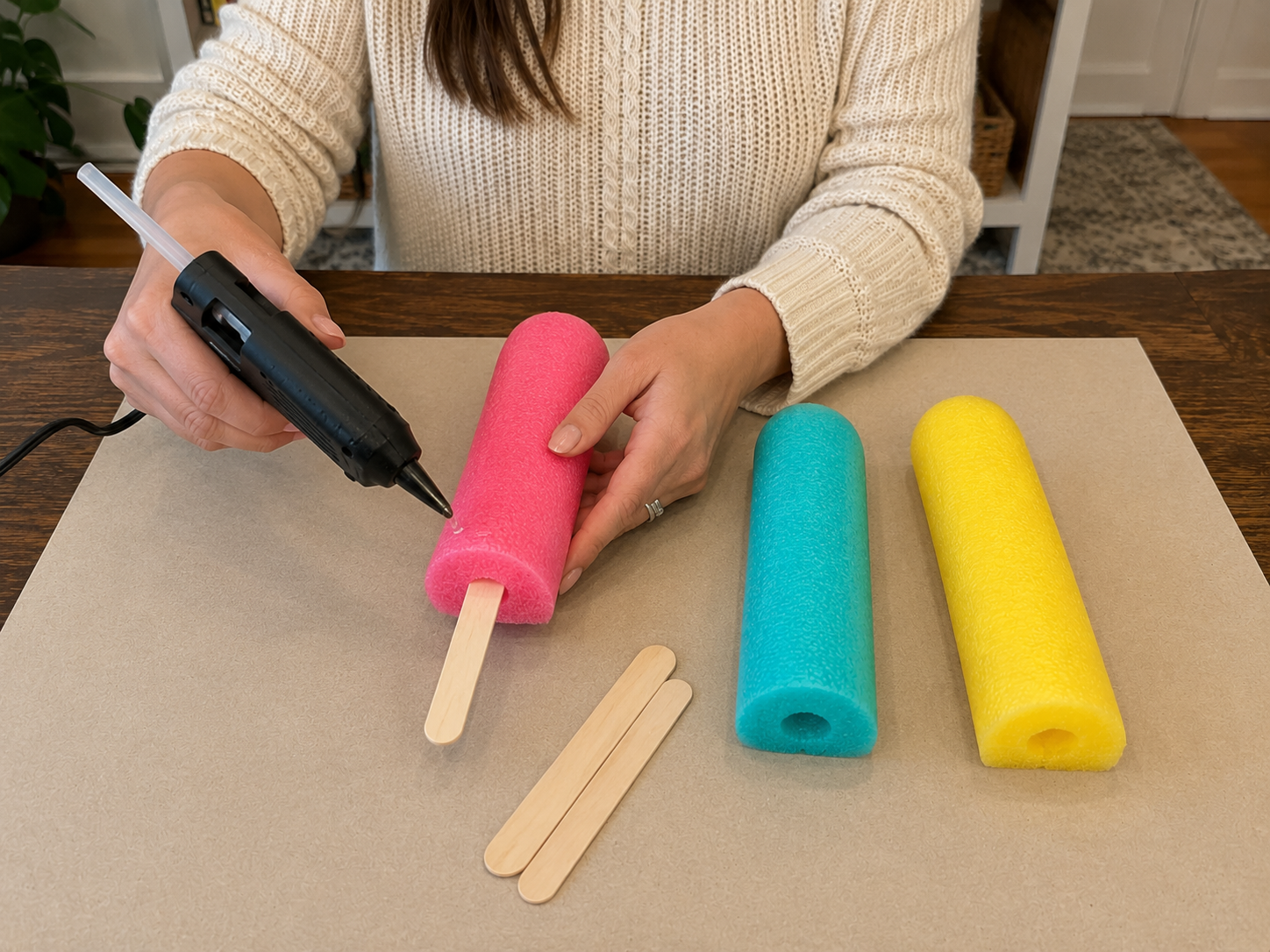 How to attach popsicle sticks - DIY Summer Popsicle Wall Hanging: A Pool Noodle Craft! DIY tutorial